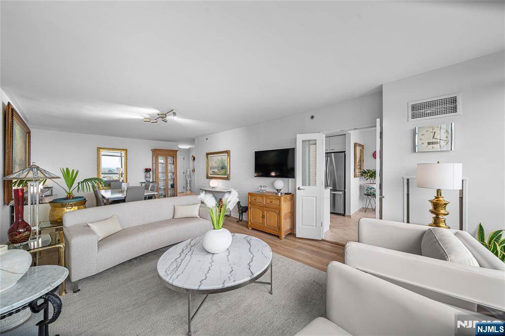 900 Palisade Ave #17K, Fort Lee, NJ 07024