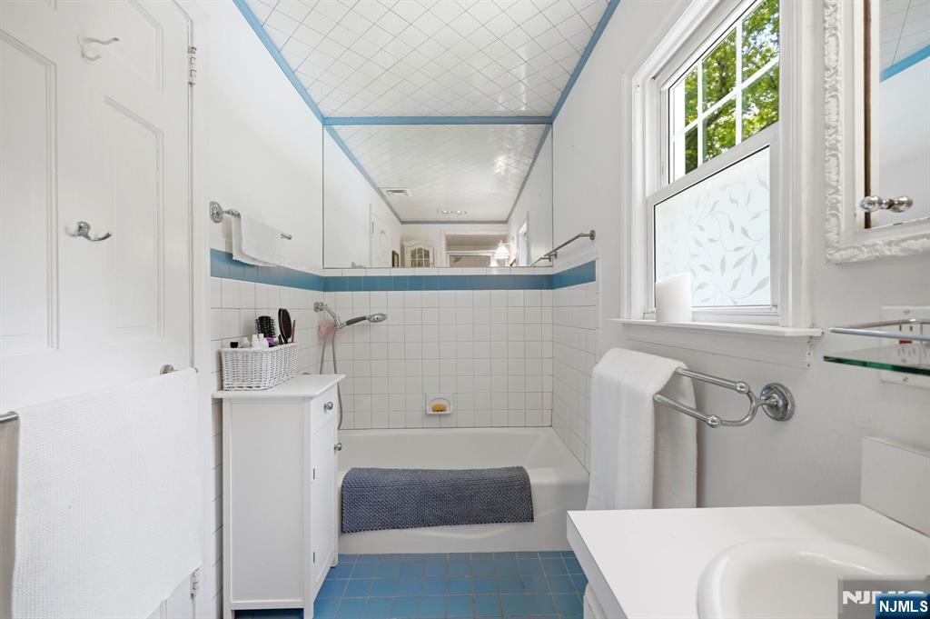 419 Sicomac Avenue — photo 45