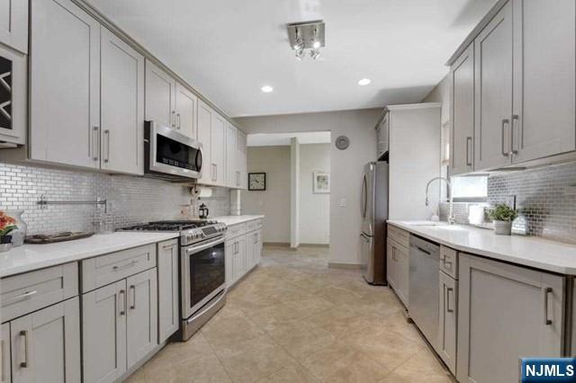 115 W Englewood Avenue - Photo 1