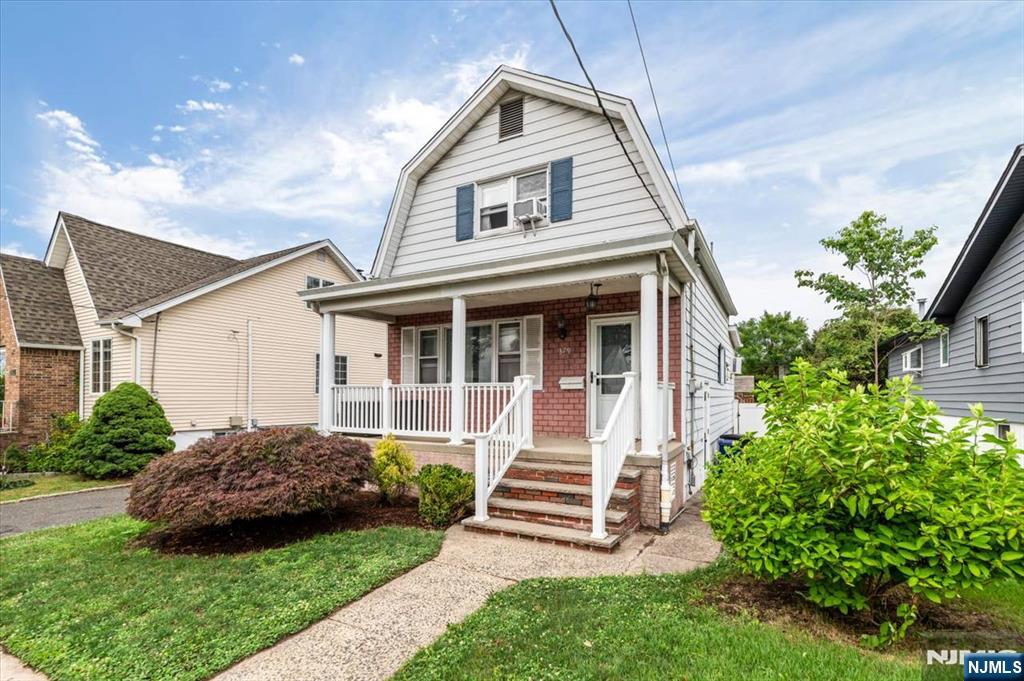 379 Kingsland Avenue - Photo 2