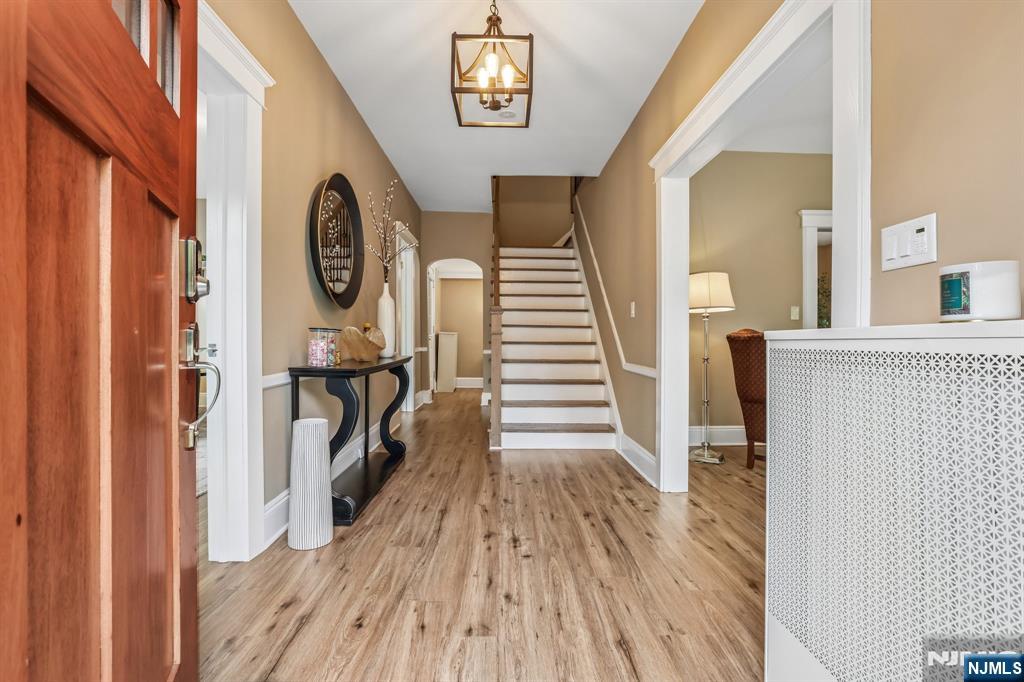 293 Euclid Avenue - Photo 4