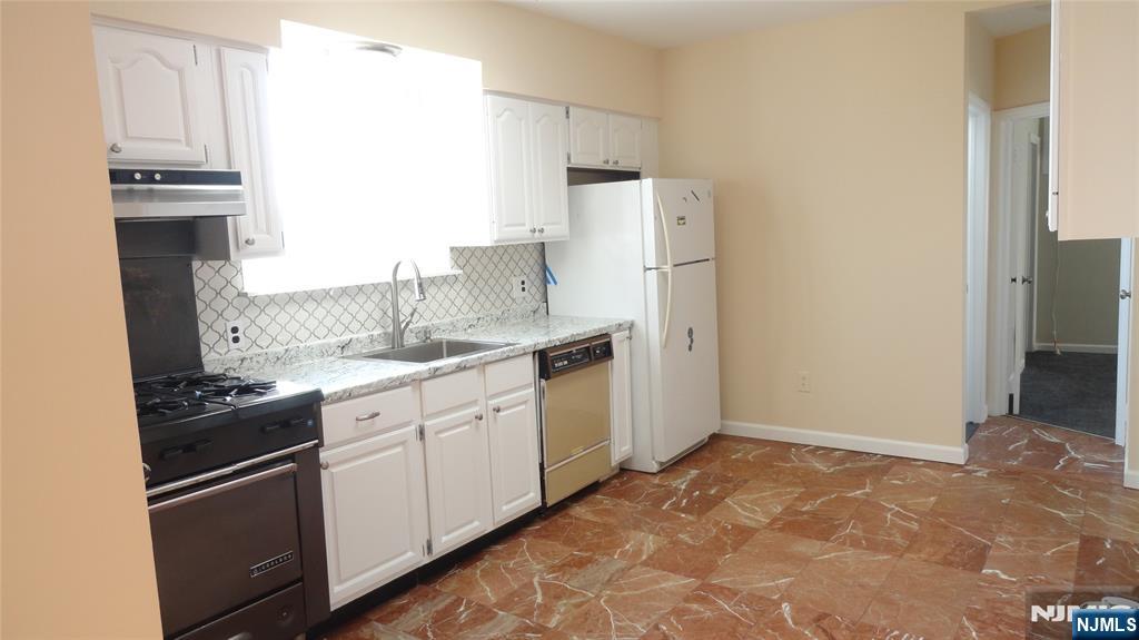 541 Westminster Place 2 - Photo 3