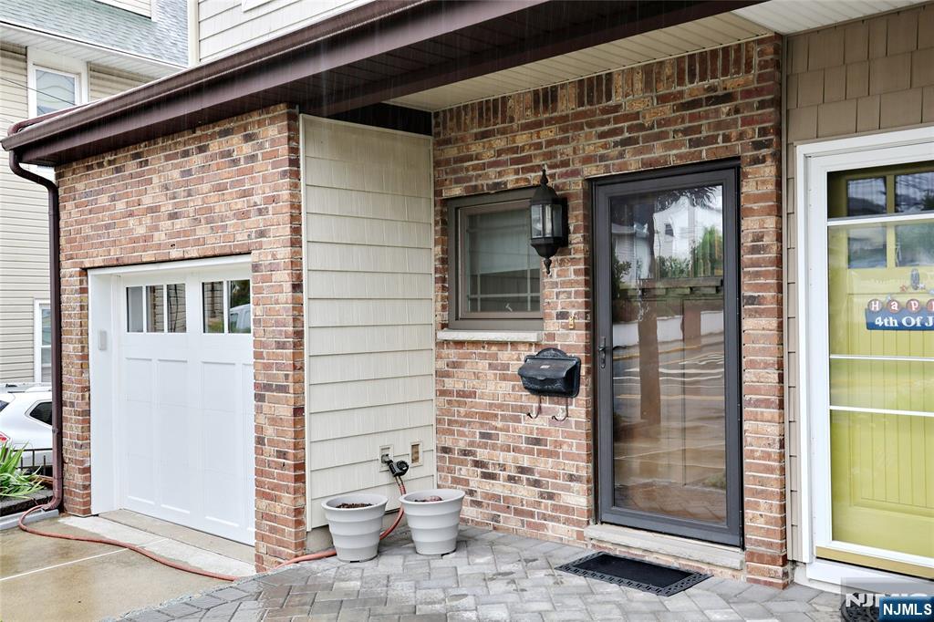 120 Hackensack Street - Photo 2