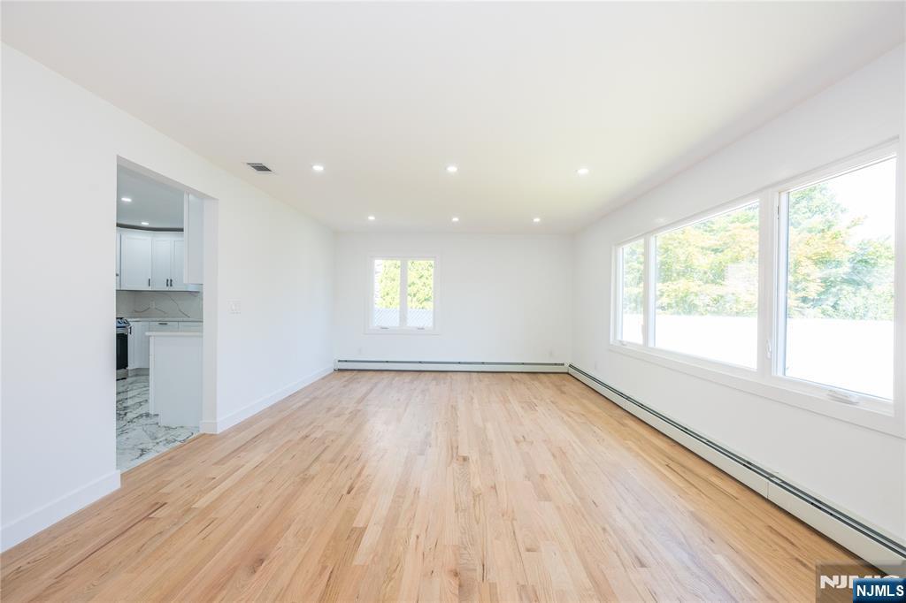 214 Alberta Drive — photo 14