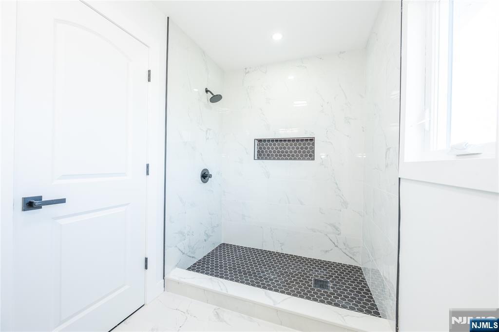 214 Alberta Drive — photo 22