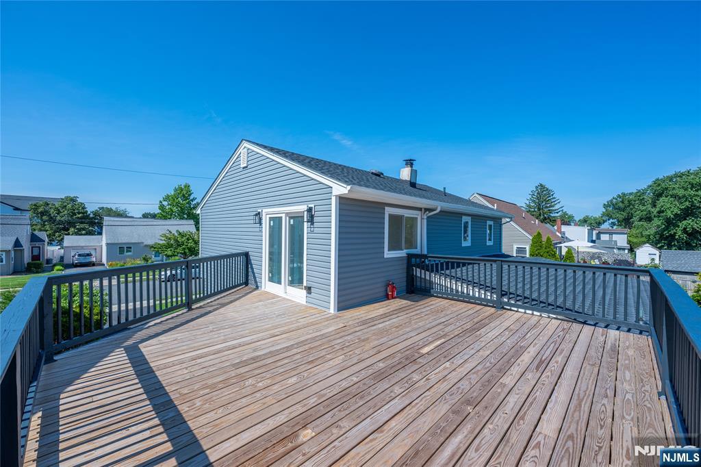 214 Alberta Drive — photo 41