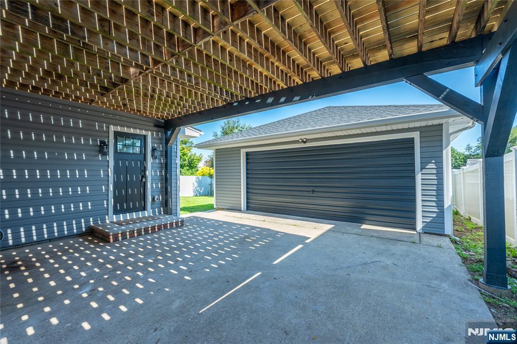 214 Alberta Drive — photo 47