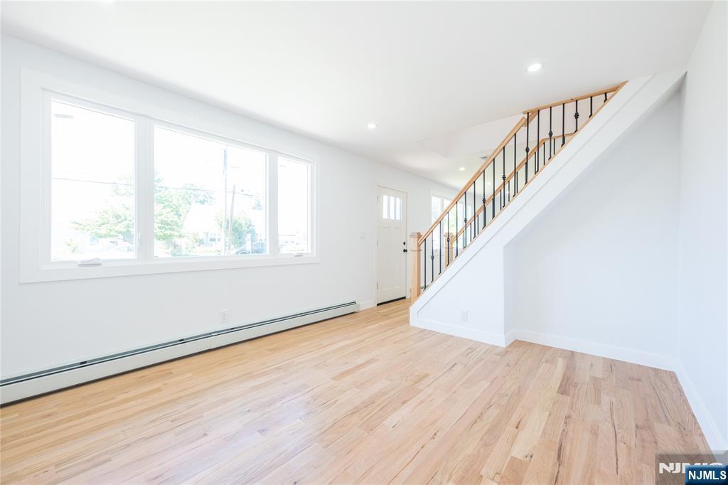 214 Alberta Drive — photo 10