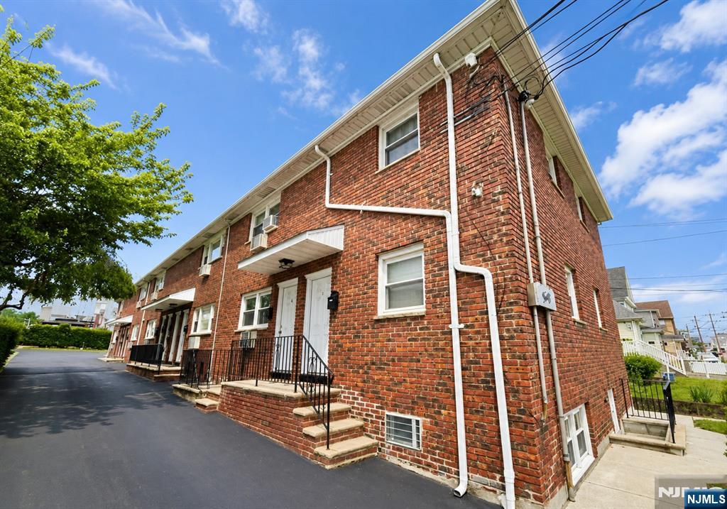 40 Stuyvesant Avenue 4 - Photo 1