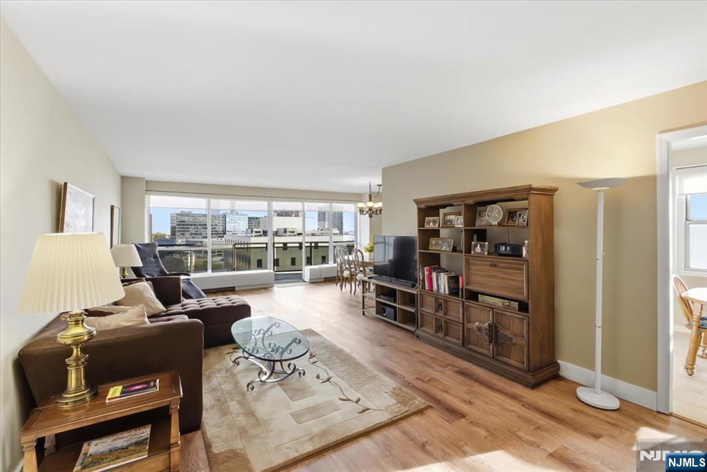 2077 Center 9A - Photo 4