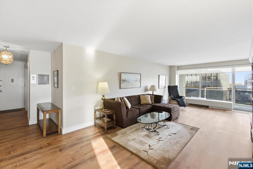 2077 Center 9A - Photo 5
