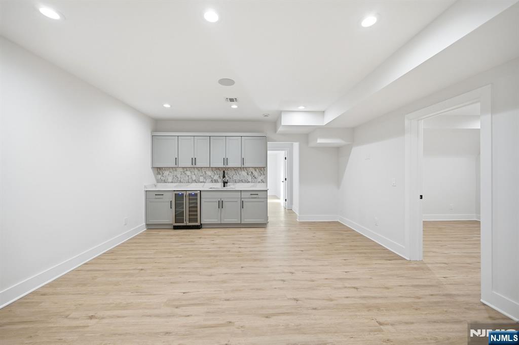 25 Claremont Avenue — photo 19