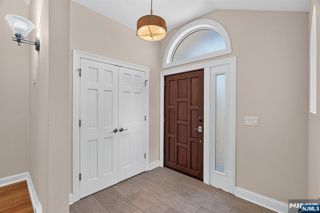 30-07 Gentner Rd, Fair Lawn, NJ 07410