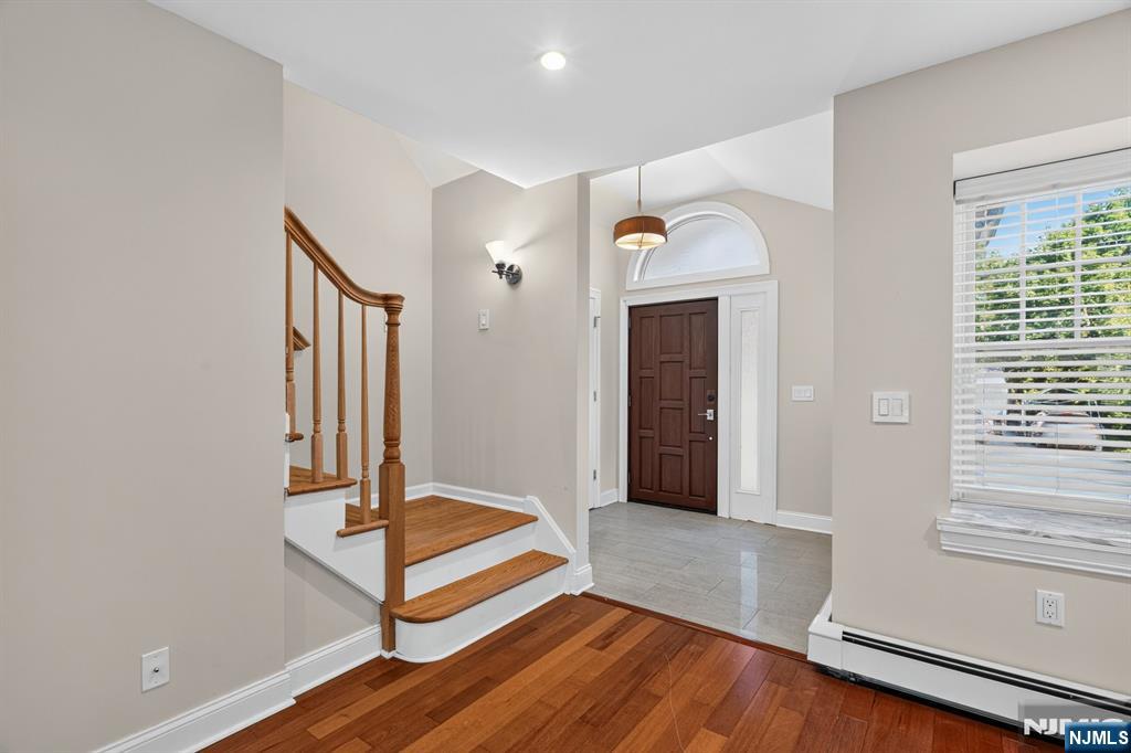 30-07 Gentner Rd, Fair Lawn, NJ 07410