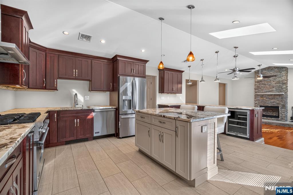 30-07 Gentner Rd, Fair Lawn, NJ 07410