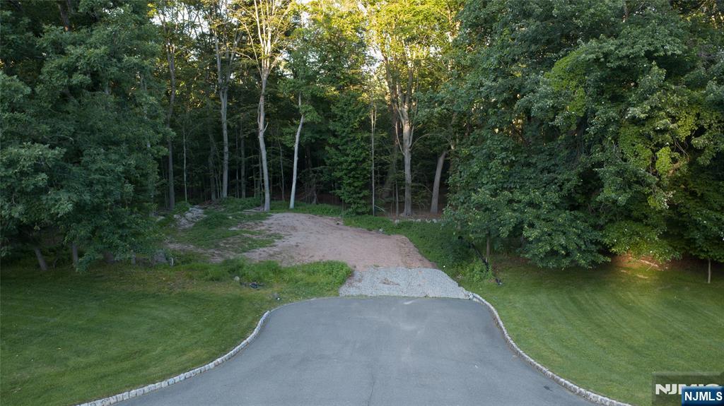 23 Fillmore Dr, Twp Of Washington, NJ 07675