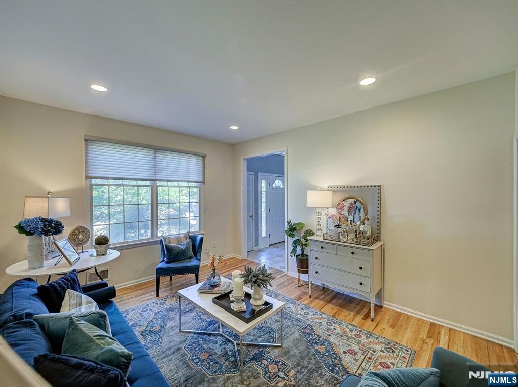 6 McCune Court — photo 9