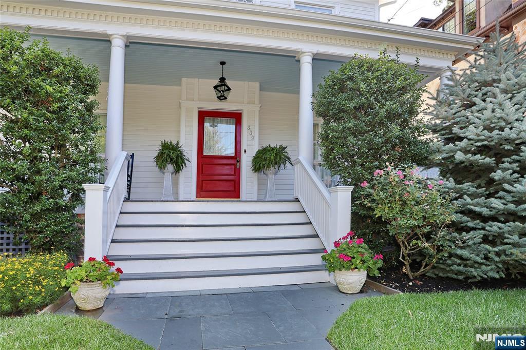 339 Highwood Avenue - Photo 3