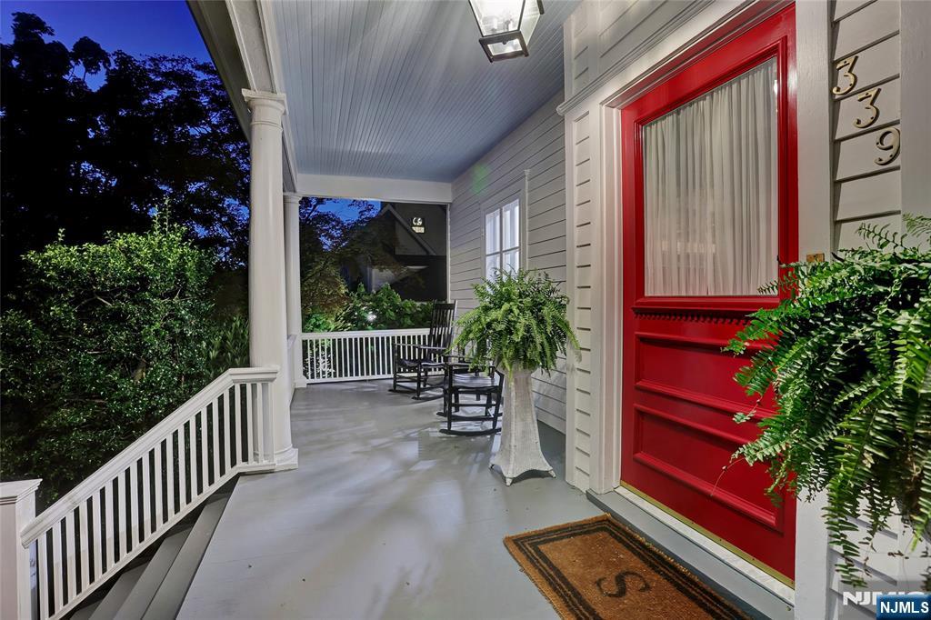 339 Highwood Avenue - Photo 4