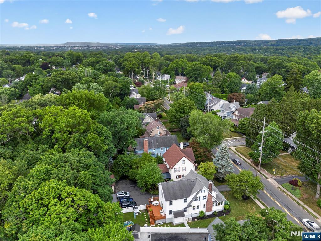 453 Maple Ave, Glen Rock, NJ 07452