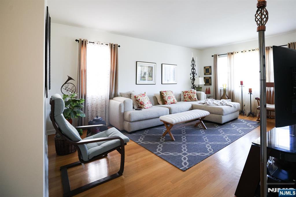 118 Diamond Bridge Avenue 1 - Photo 2