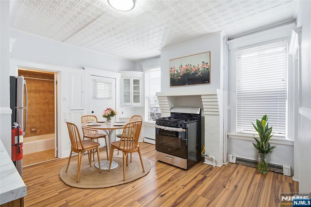8 Lincoln Avenue - Photo 3