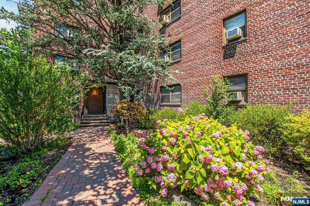 3081 Edwin Avenue 3G - Photo 1