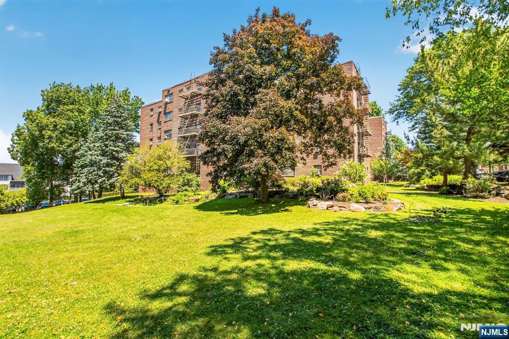 3081 Edwin Ave #3G, Fort Lee, NJ 07024