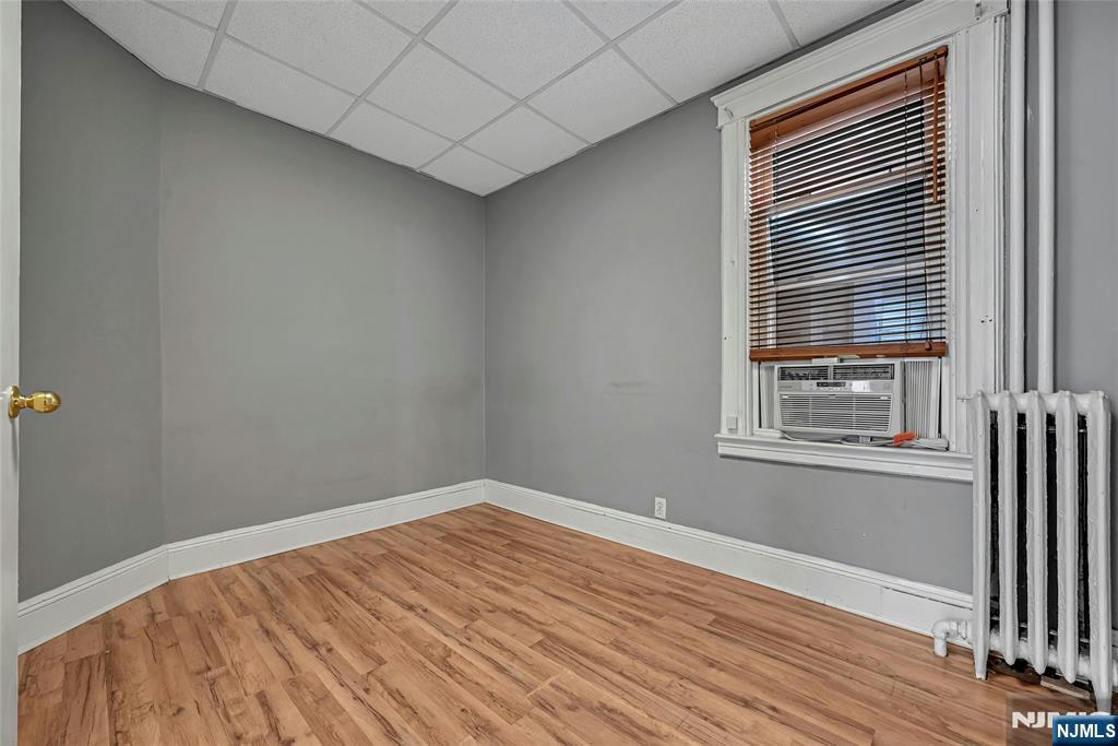 349 Undercliff Ave, Edgewater, NJ 07020