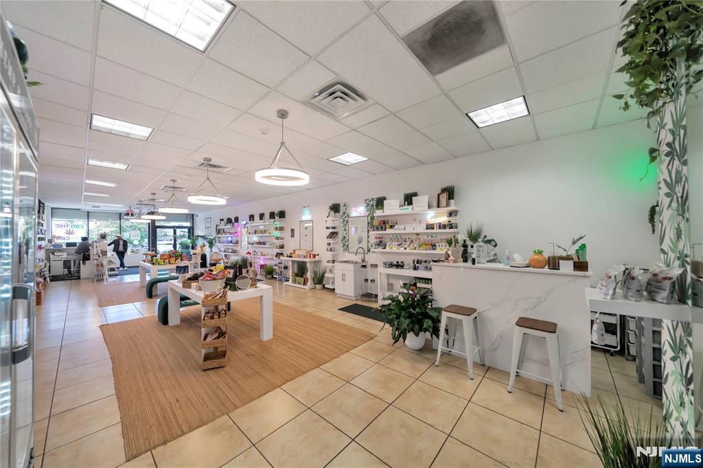 824 Broad Avenue 2 - Photo 3