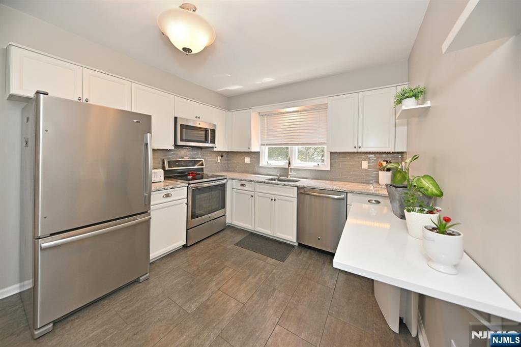 60 Sunset Court - Photo 4