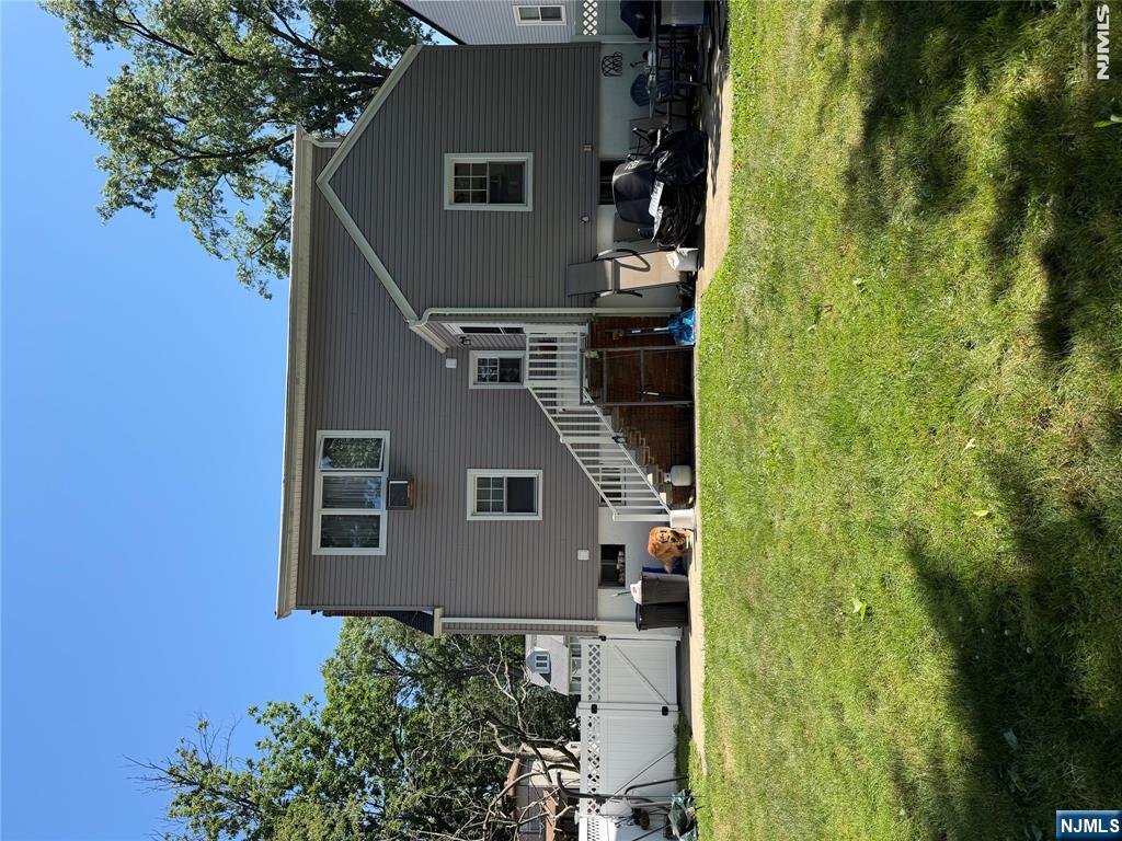 734 E Clark Avenue - Photo 2