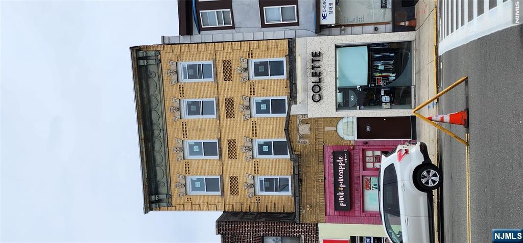 326 Broad Avenue - Photo 1