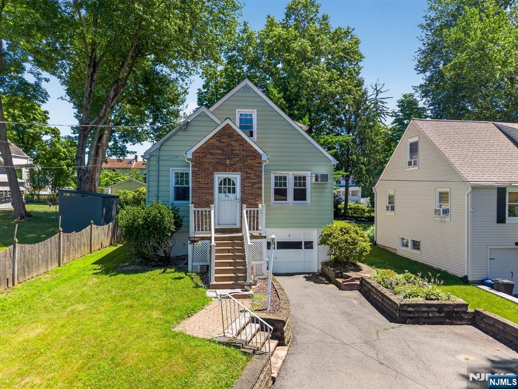 1 Westview Avenue - Photo 1