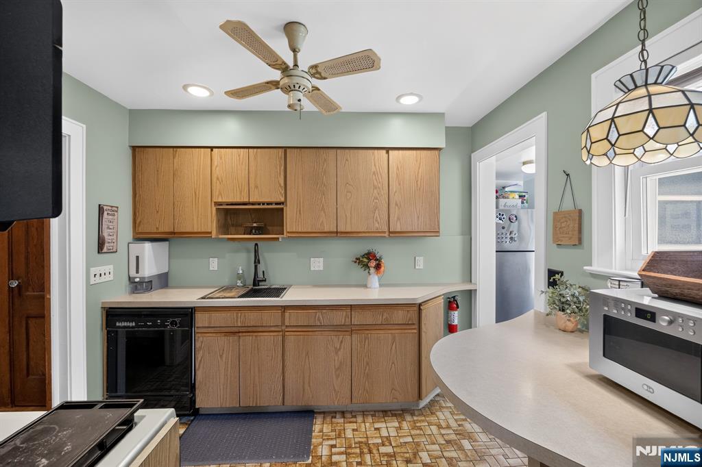 1 Westview Avenue - Photo 2
