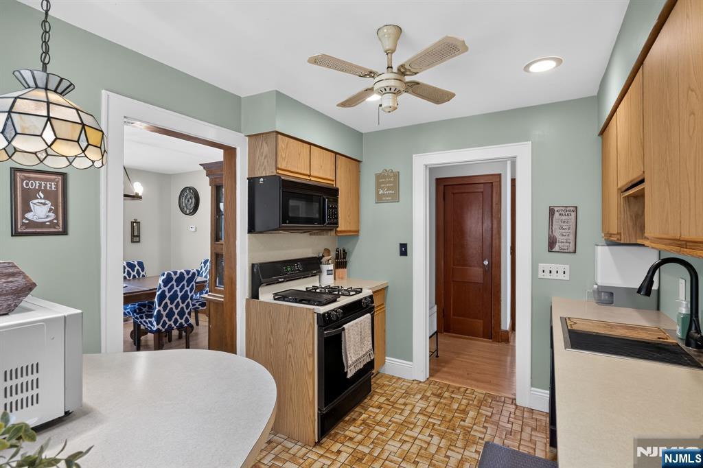 1 Westview Avenue - Photo 3