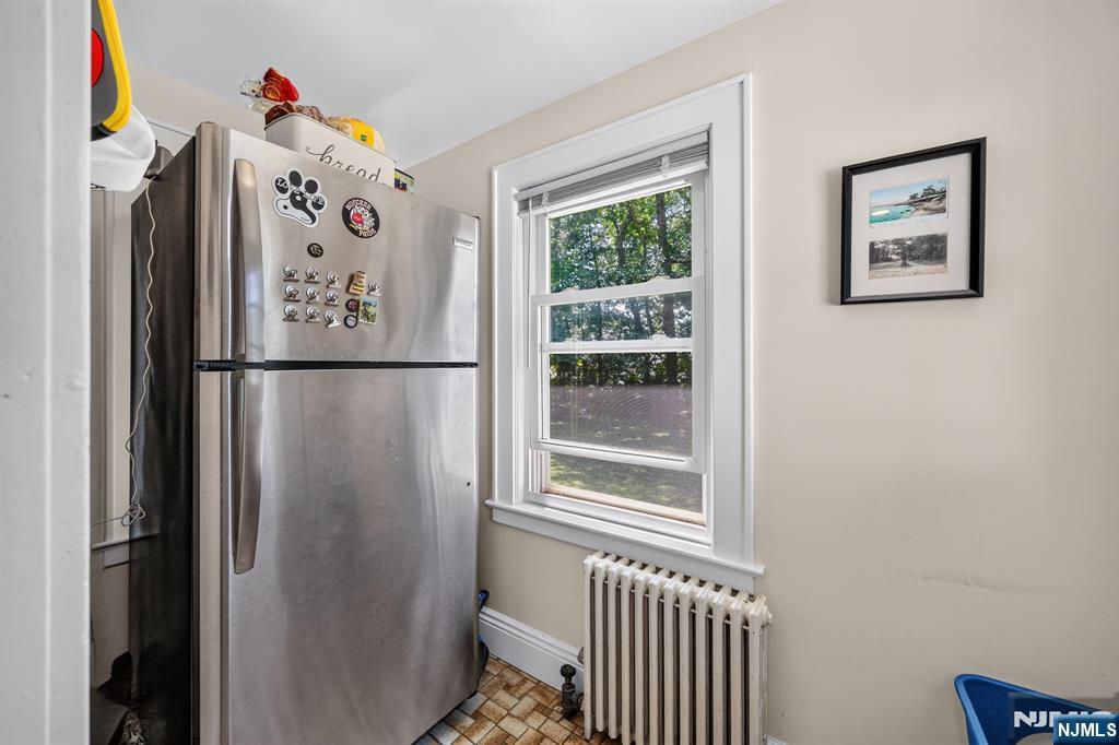 1 Westview Avenue - Photo 4