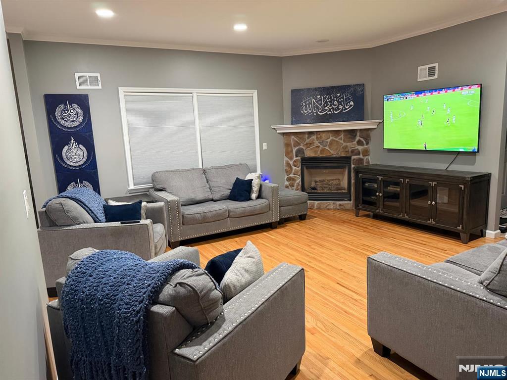 341 Maple Street - Photo 4