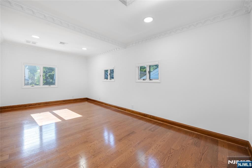 30 Elm Street — photo 26