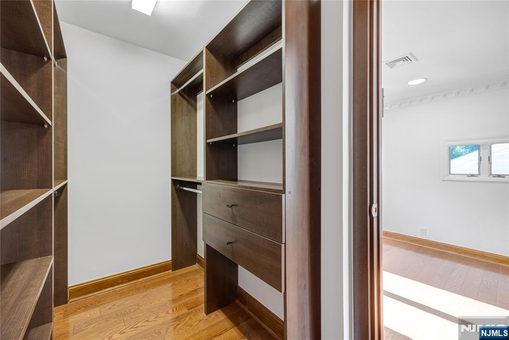 30 Elm Street — photo 28