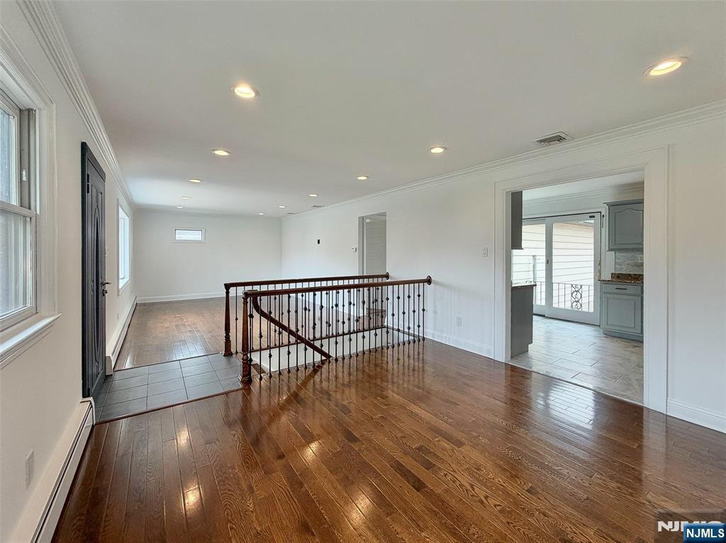 662 Teneyck Avenue - Photo 2