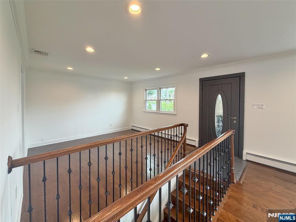 662 Teneyck Avenue - Photo 3