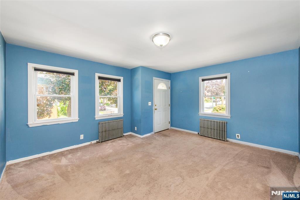 517 1st St, Carlstadt, NJ 07072