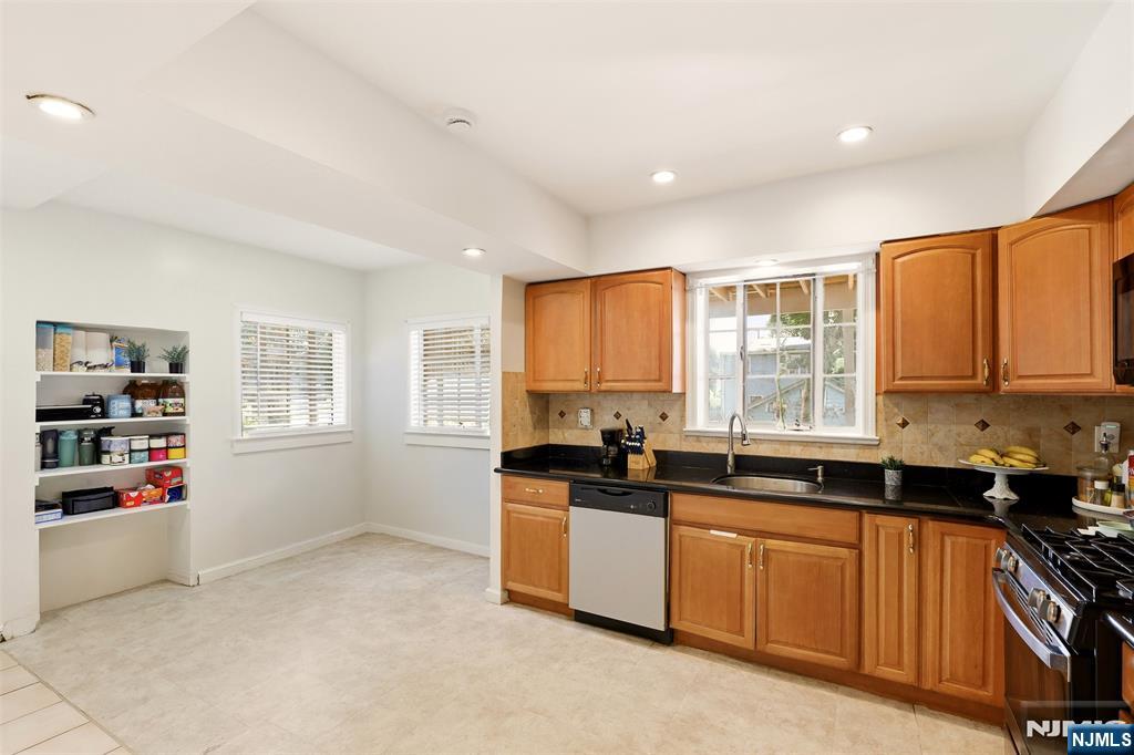 148 John Street - Photo 6