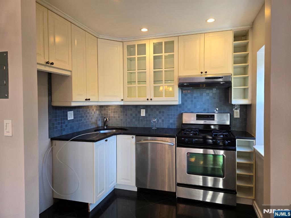 1575 Center Avenue 4F - Photo 2