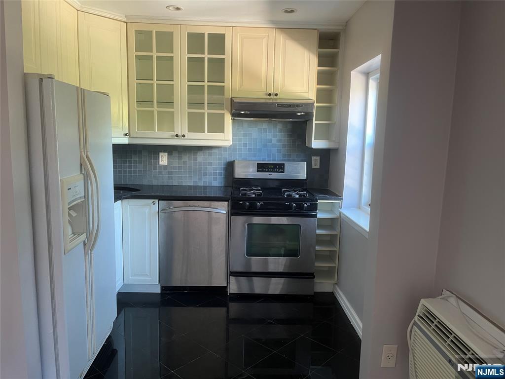 1575 Center Avenue 4F - Photo 4