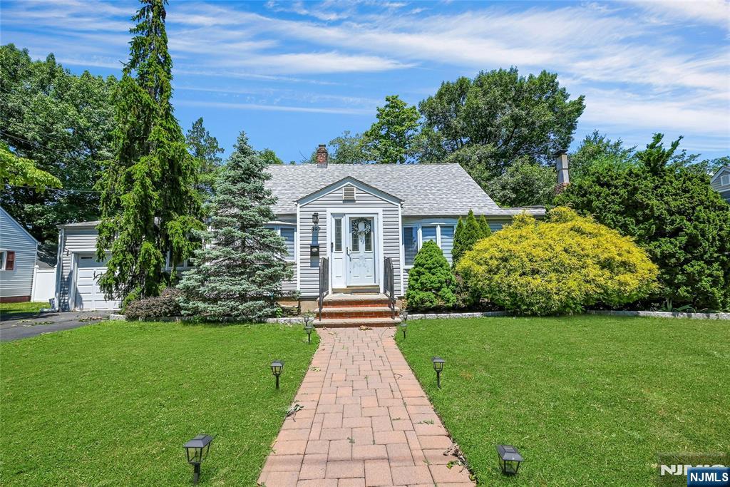 397 Pleasant Ave, New Milford, NJ 07646