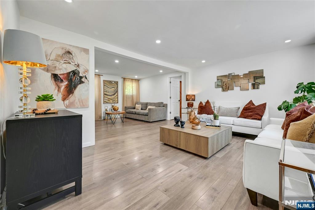 397 Pleasant Avenue - Photo 3