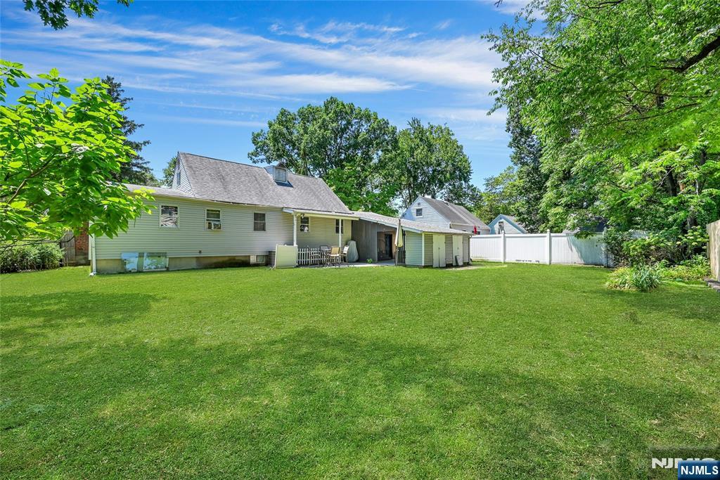 397 Pleasant Ave, New Milford, NJ 07646