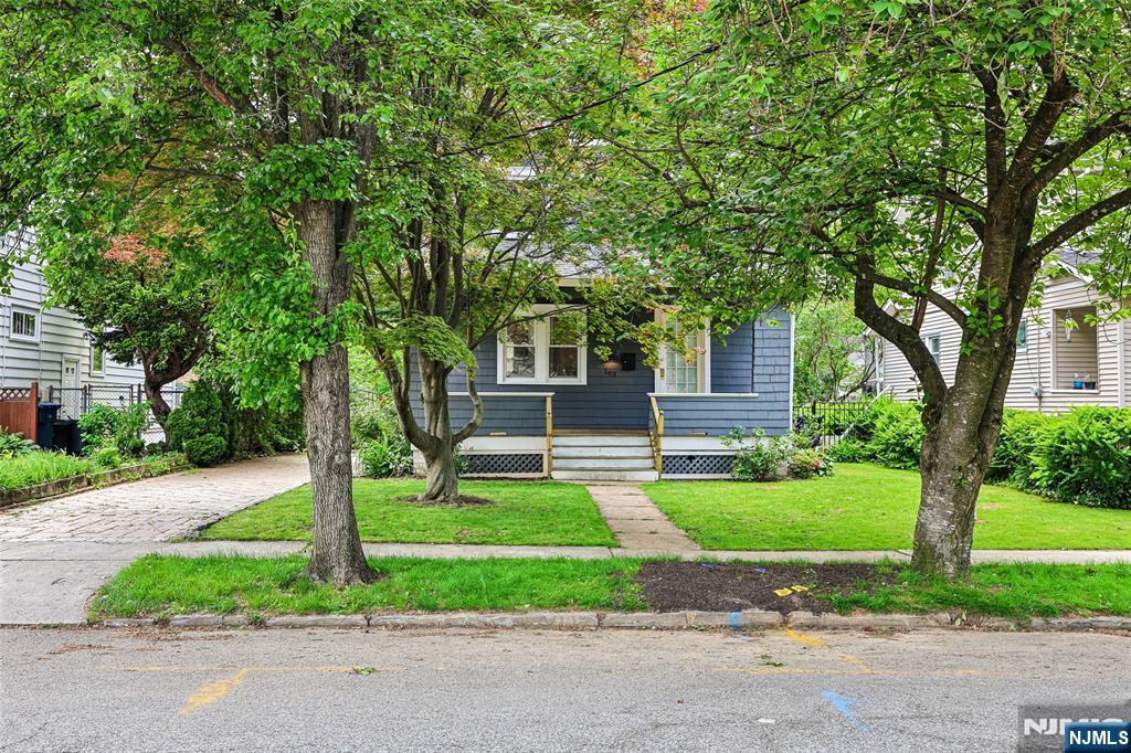 163 Poplar Avenue - Photo 2